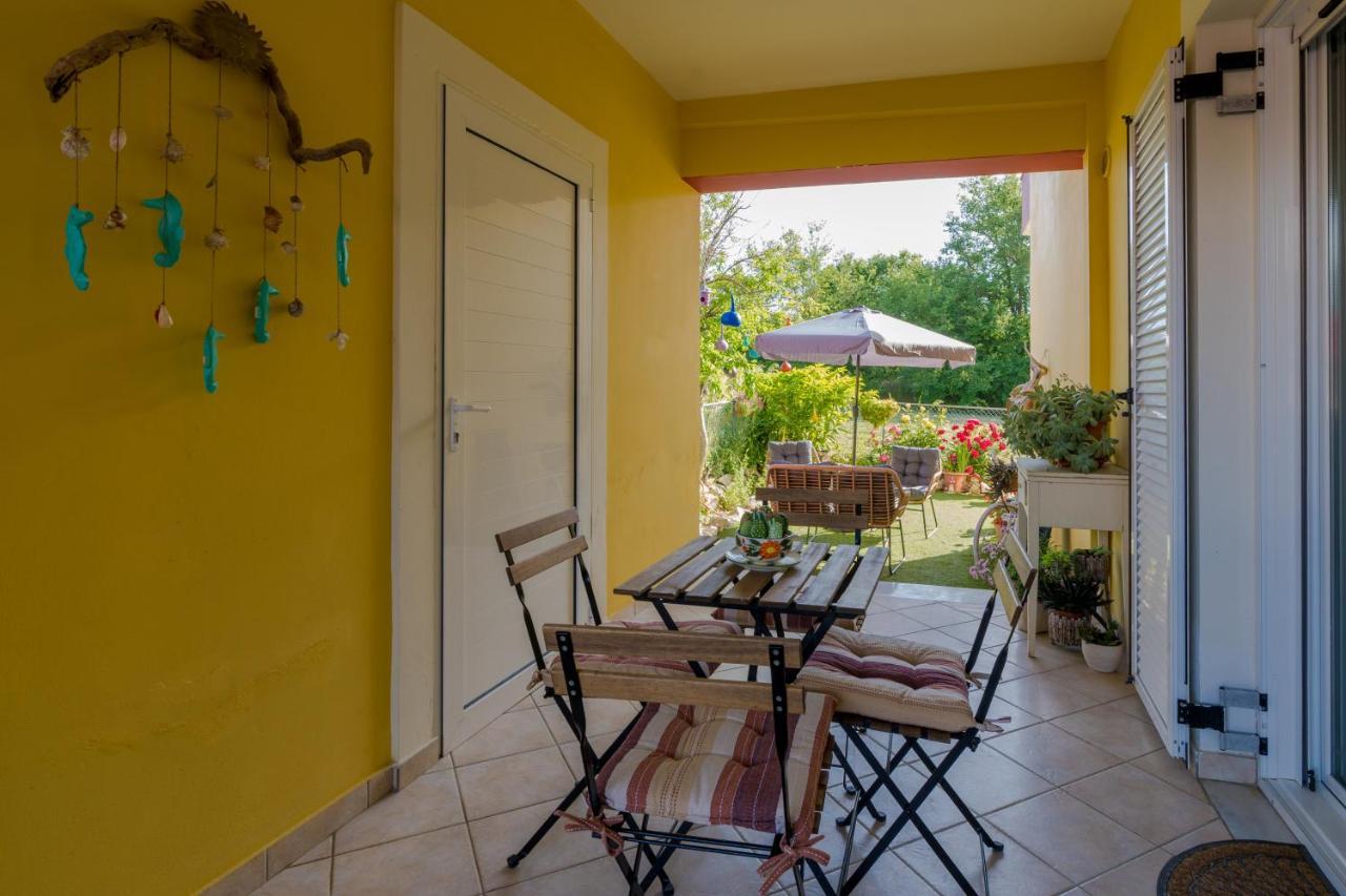 Aurelia Apartment Lixouri Bagian luar foto