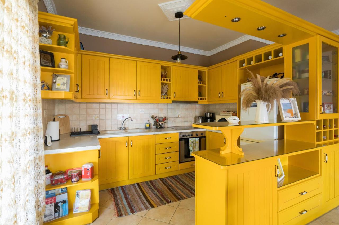 Aurelia Apartment Lixouri Bagian luar foto